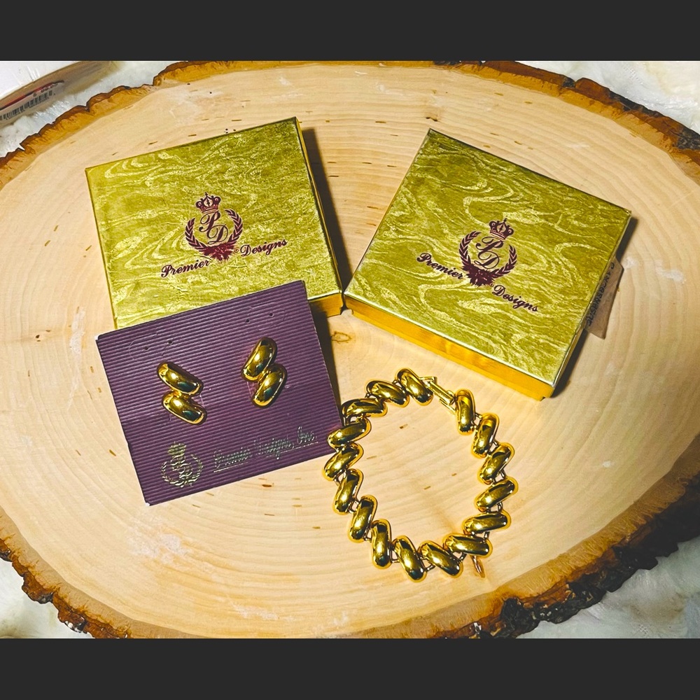 Premier design gold tone Queensbury bracelet and earrings set NIB